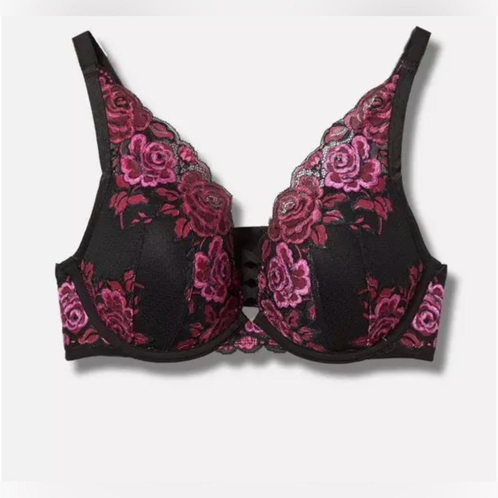 NWT Torrid Floral Lace Bra with Pink Rose Design Size 46D